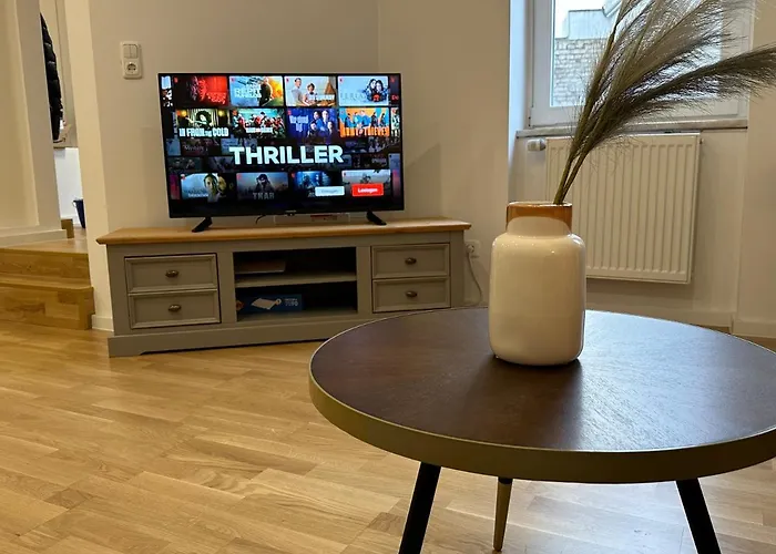 Bliss - Arbeitsplatz, Docking Station, Netflix