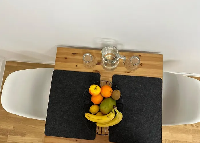 Bliss - Arbeitsplatz, Docking Station, Netflix
