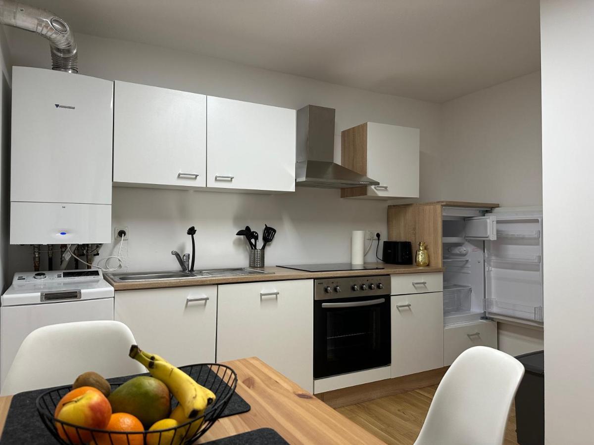 Bliss - Arbeitsplatz, Docking Station, Netflix Wiesbaden